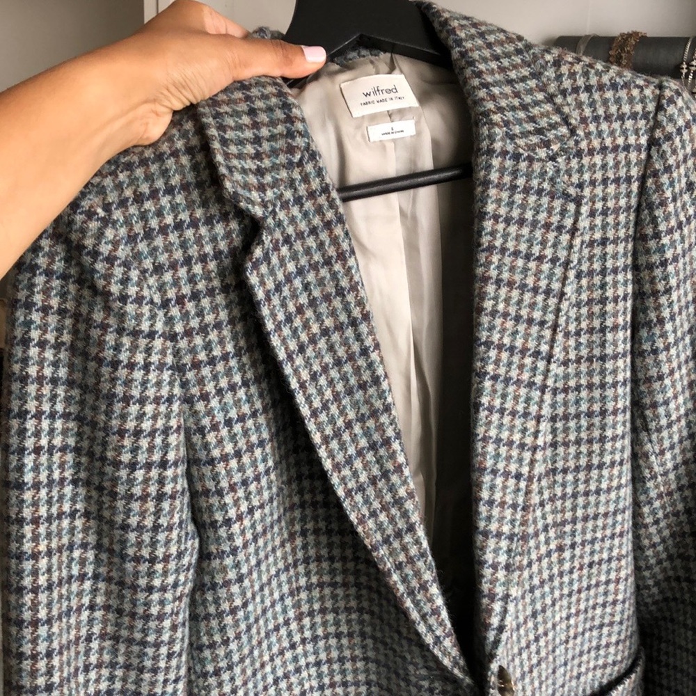Wilfred Classic Houndstooth Blazer in Blue and Gray